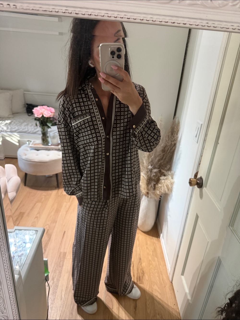 Two-piece set with printed overall motif in brown color